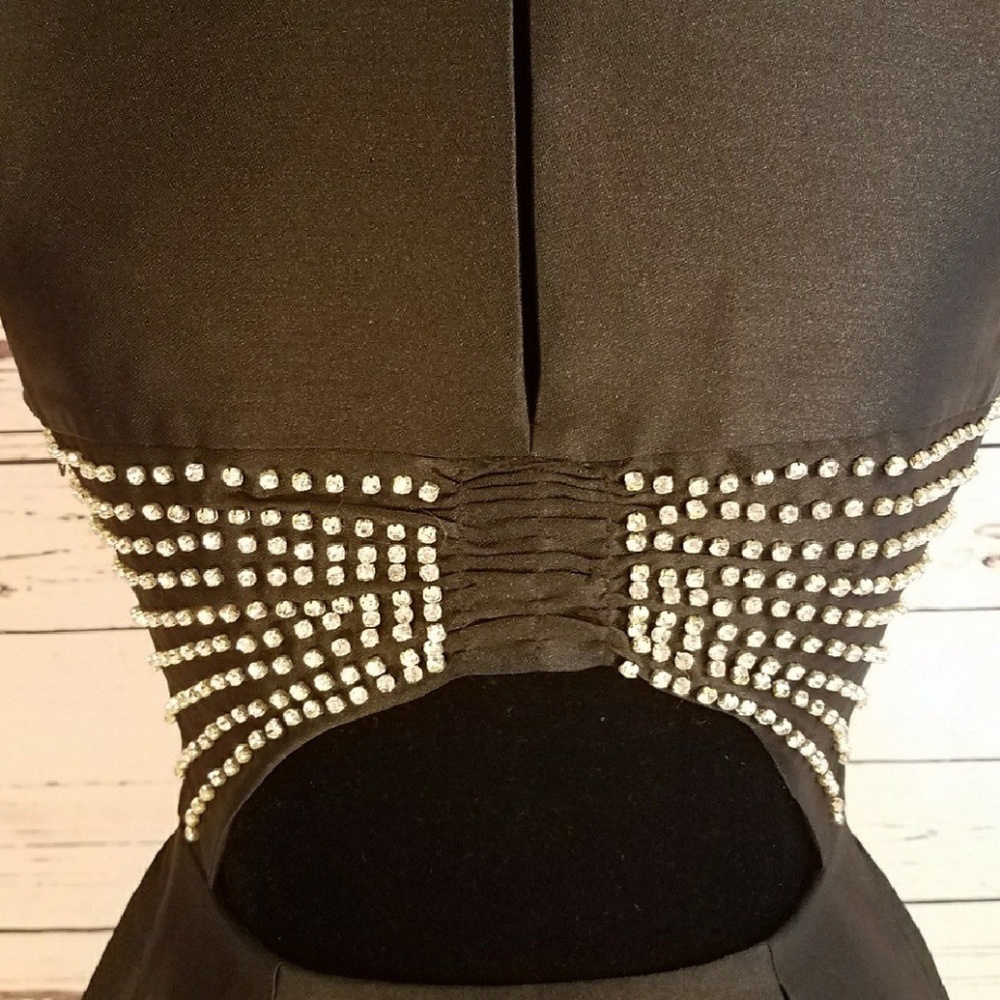 NWT Kate Spade Black Embellished Bow Back Dress - Picture 2 of 5